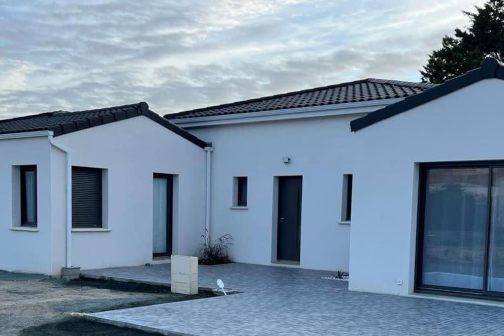 Maison Neuve De Standing 150 M2 Croix-Chapeau エクステリア 写真